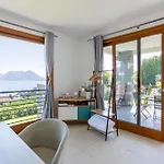 펜션 Relaxing Oasis With Private Pool & View 바메노
