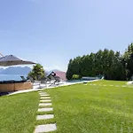 펜션 Relaxing Oasis With Private Pool & View 바메노