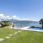 Relaxing Oasis With Private Pool & View 펜션 바메노