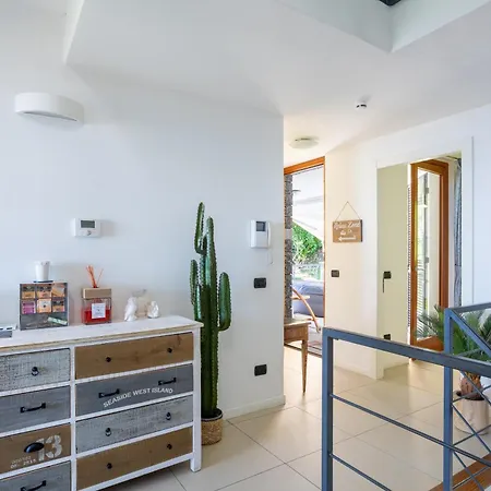 Relaxing Oasis With Private Pool & View באוונו