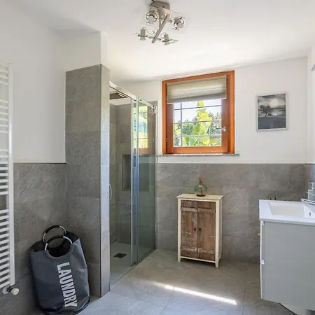 Ferienhaus Relaxing Oasis With Private Pool & View
