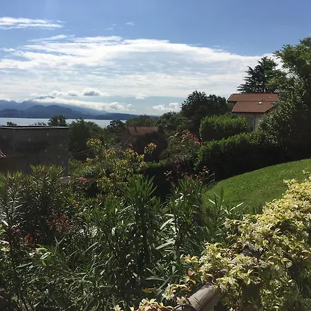 Armonie Del - Lakeview Retreat With Private Garden, Pool & Jacuzzi Holiday home
