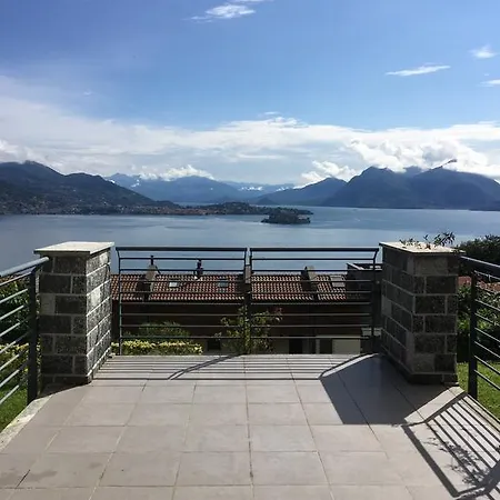 Дом отдыха Armonie Del - Lakeview Retreat With Private Garden, Pool & Jacuzzi