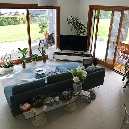 Armonie Del - Lakeview Retreat With Private Garden, Pool & Jacuzzi Holiday home