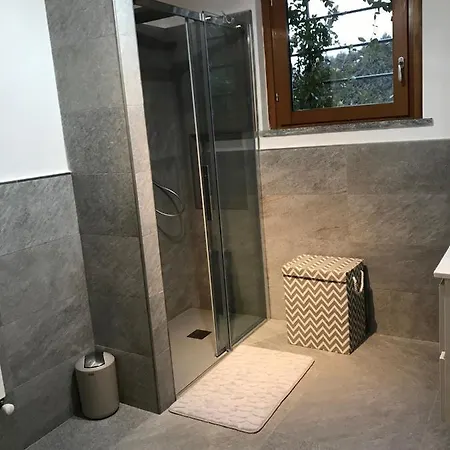 Holiday home Armonie Del - Lakeview Retreat With Private Garden, Pool & Jacuzzi