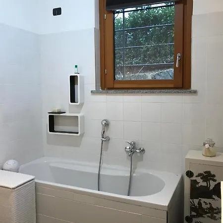 Holiday home Armonie Del - Lakeview Retreat With Private Garden, Pool & Jacuzzi