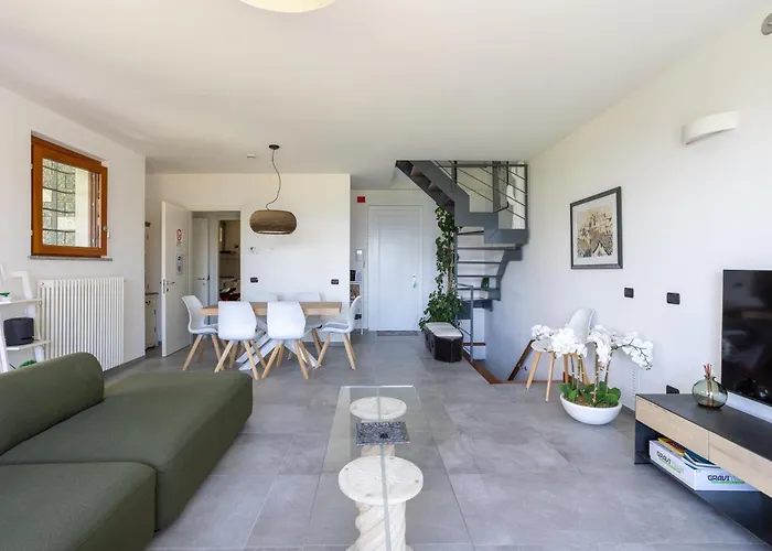 Relaxing Oasis With Private Pool & View