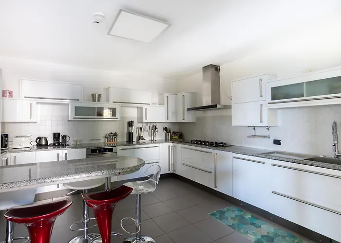 Relaxing Oasis With Private Pool & View Feriehus Baveno