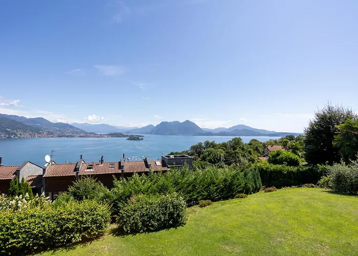 Relaxing Oasis With Private Pool & View Feriehus